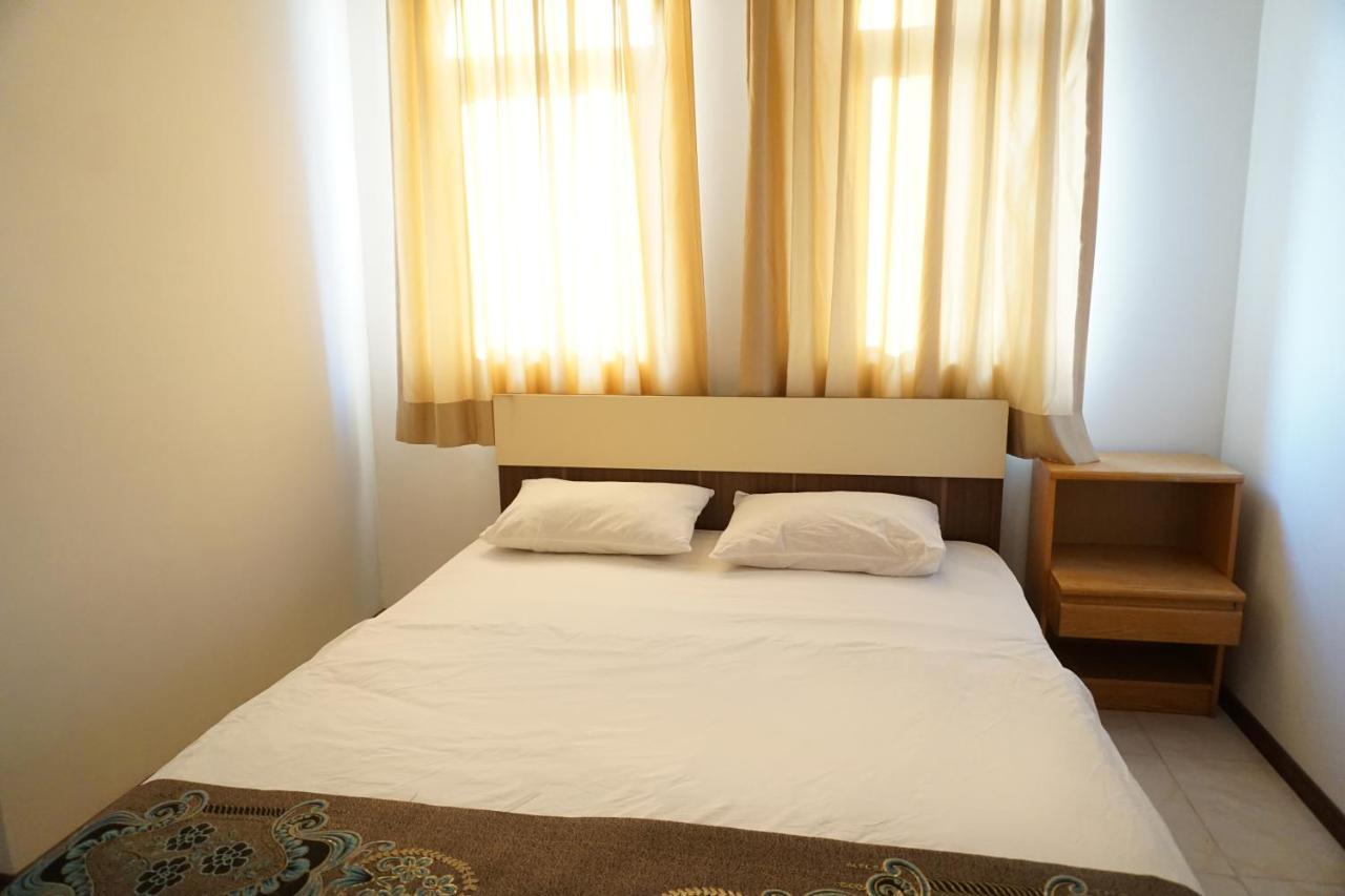 White Horse Hotel Баку Екстериор снимка