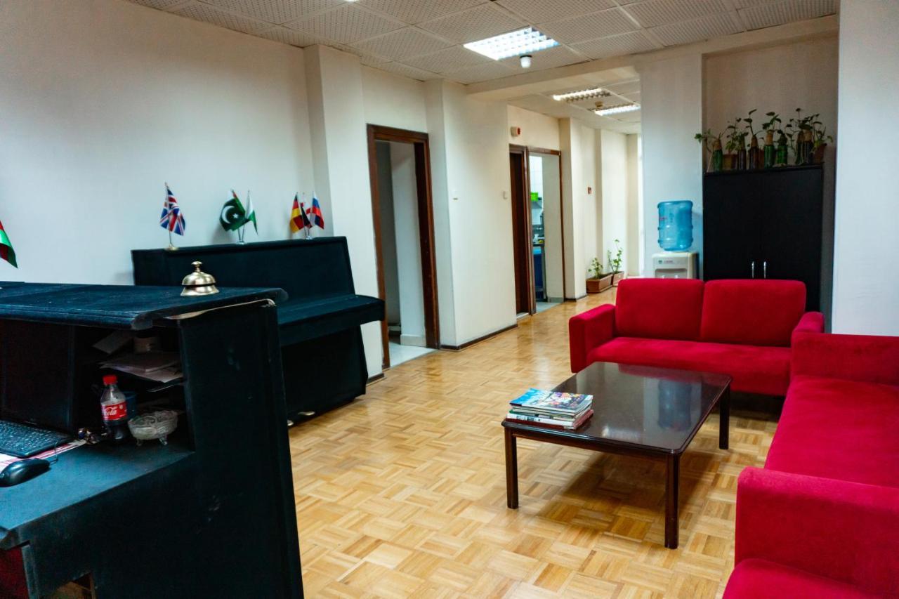 White Horse Hotel Баку Екстериор снимка